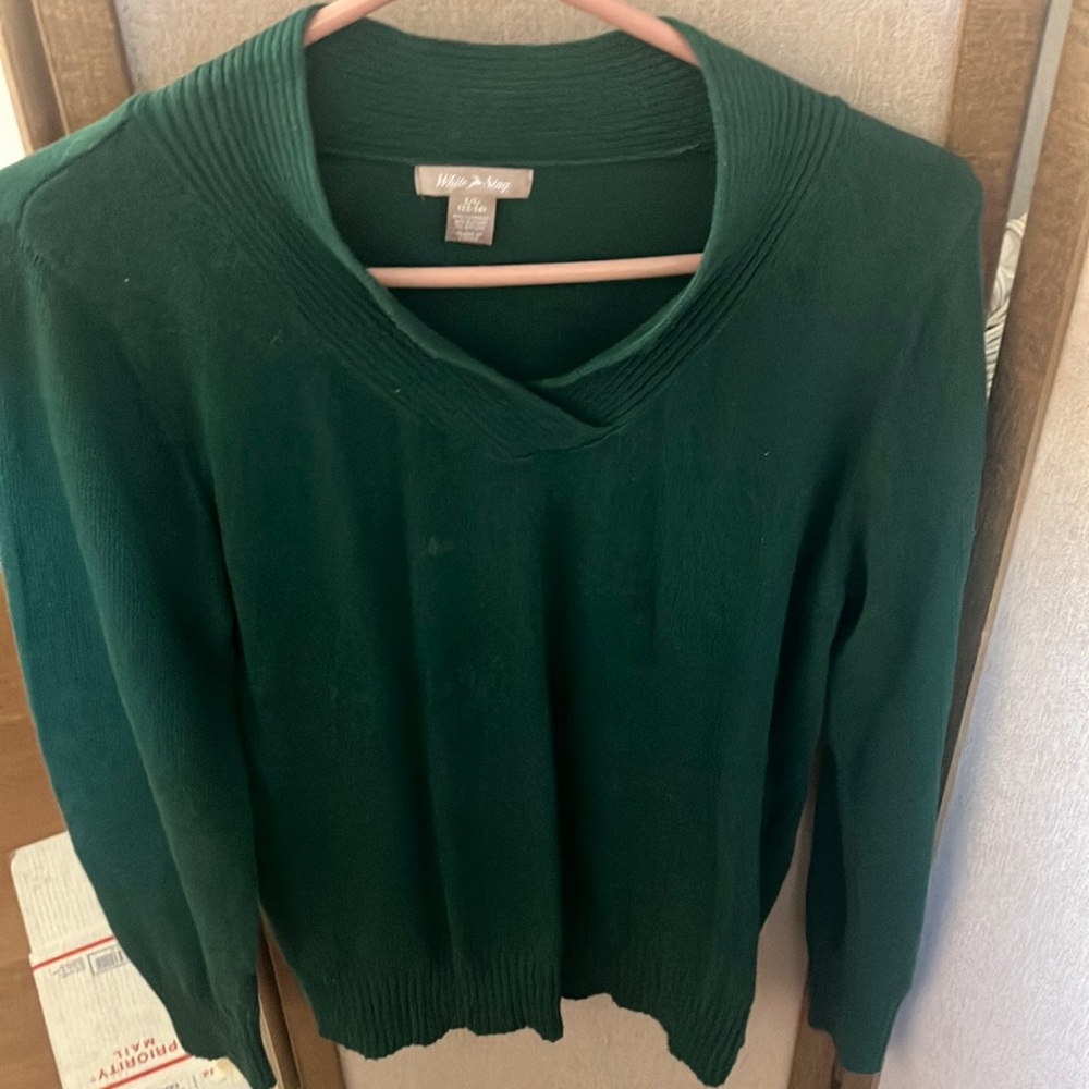 FINAL MARKDOWN White stag Green Sweater large